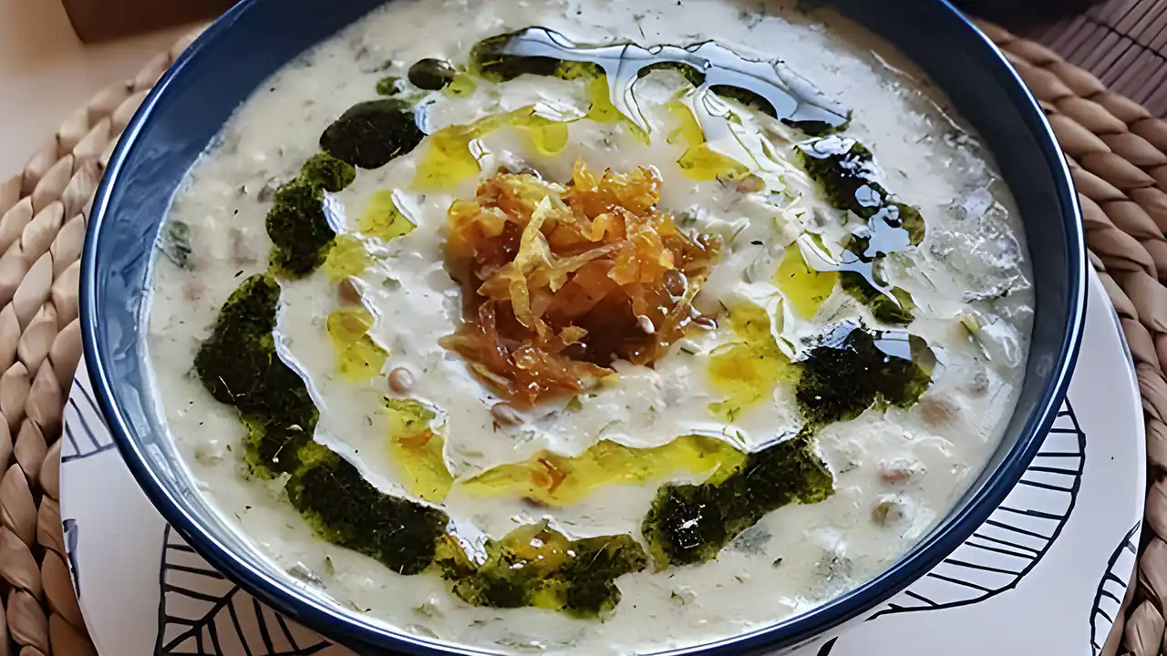طرز تهیه آش ماست