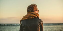  اس ام اس جملات اشعار تنهایی غمگین و بیکسی تیکه دار دلشکسته دلنوشته کوتاه متن تنهایی عید تنهایی حرف تنهایی