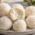 طرز تهیه ترافل نارگیلی با شکلات سفید؛ ساده و بدون فر