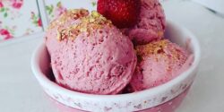 طرز تهیه بستنی توت فرنگی