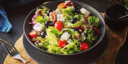 طرز تهیه سالاد یونانی