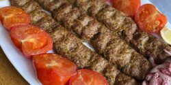 طرز تهیه کباب کوبیده مرغ با دنبه تابه ای و بادمجان گوشت مخلوط خوشمزه در فر فوت و فن علت خشک شدن با مرغ چرخ کرده لبنانی