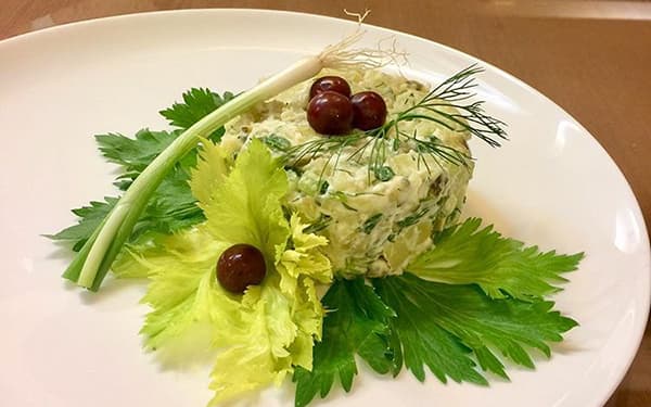 طرز تهیه سالاد پیازچه