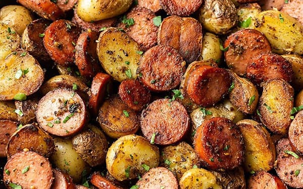 طرز تهیه سوسیس سیب زمینی تنوری