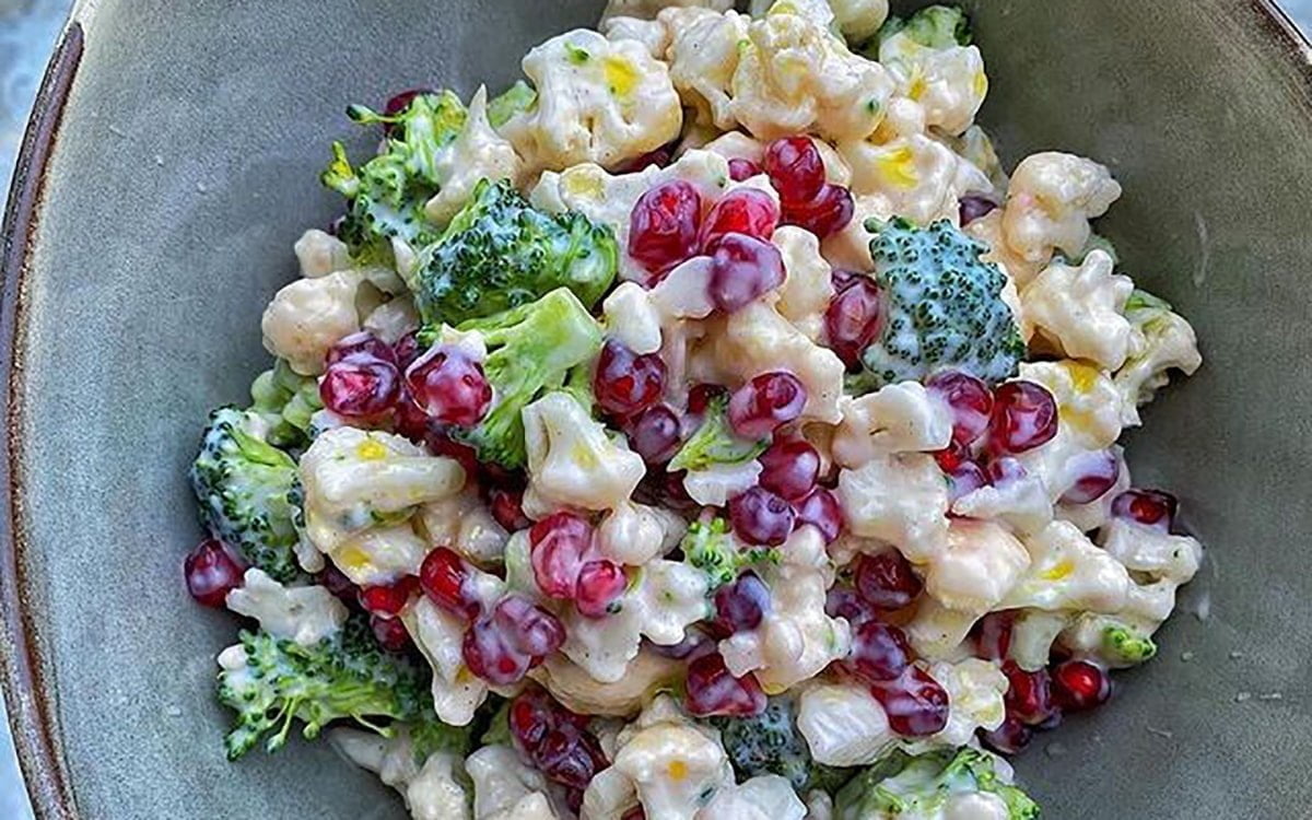 طرز تهیه سالاد انار و گل کلم