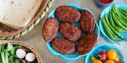 طرز تهیه کوکو سیب زمینی با گوشت چرخ کرده به روش شمالی