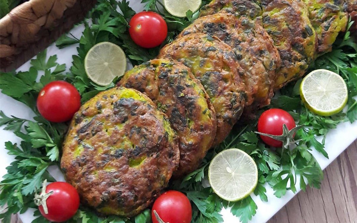 طرز تهیه کوکو سیب زمینی با سبزی