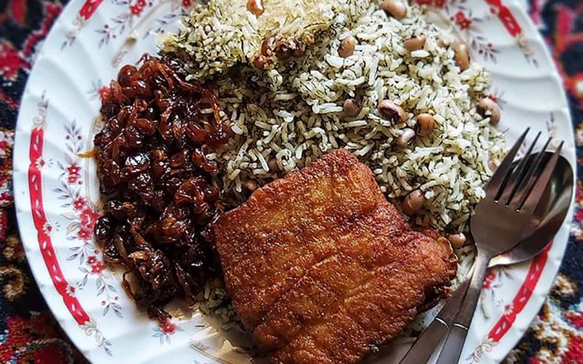 طرز تهیه لوبیا چشم بلبلی پلو با ماهی