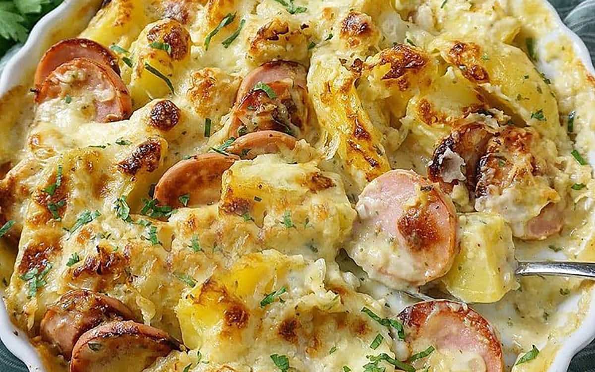 طرز تهیه گراتن سیب زمینی و سوسیس