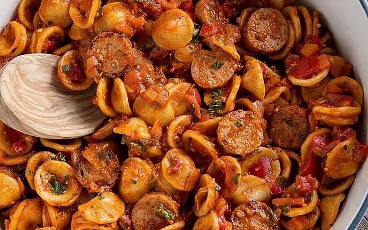 طرز تهیه پاستا سوسیس دودی