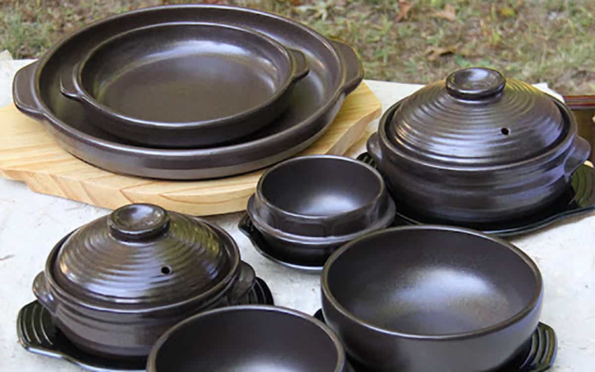 پخت غذا در ظروف سنگی و سفالی