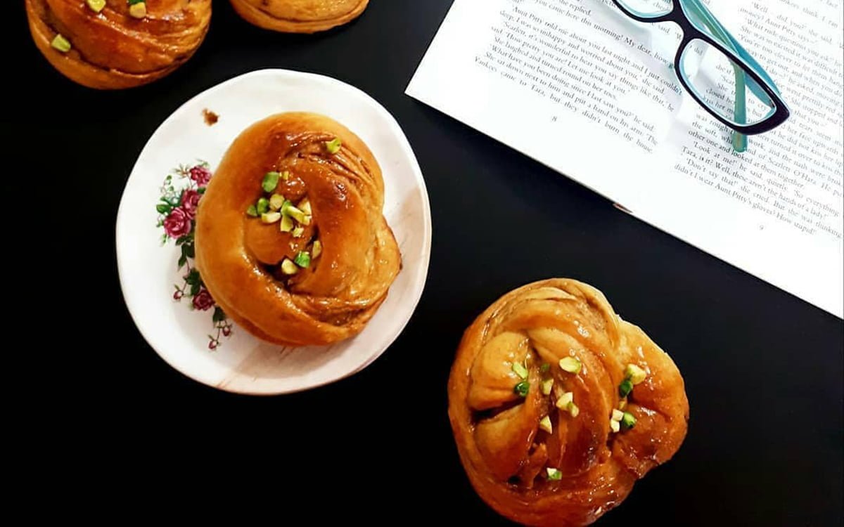 طرز تهیه نان هل پسته