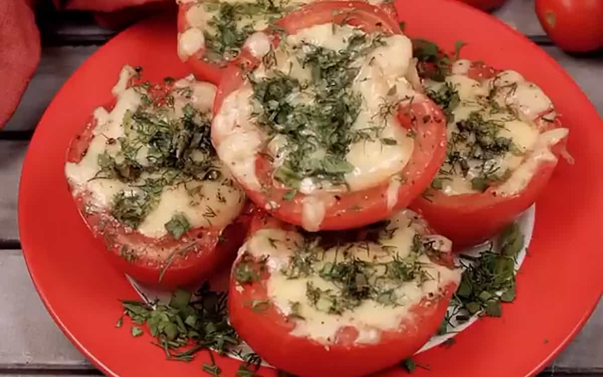 طرز تهیه املت گوجه پنیری