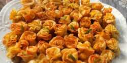 طرز تهیه باقلوای بقچه ای خوشمزه و مخصوص با مغز گردو
