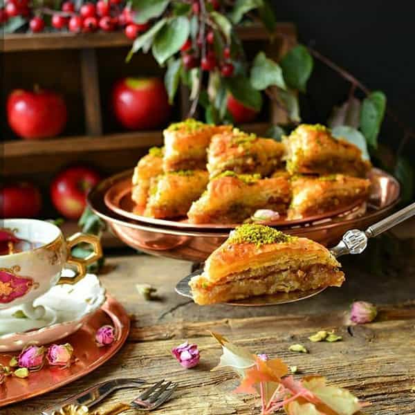 طرز تهیه باقلوای سیب