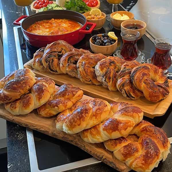 طرز تهیه نان آچما زیتونی