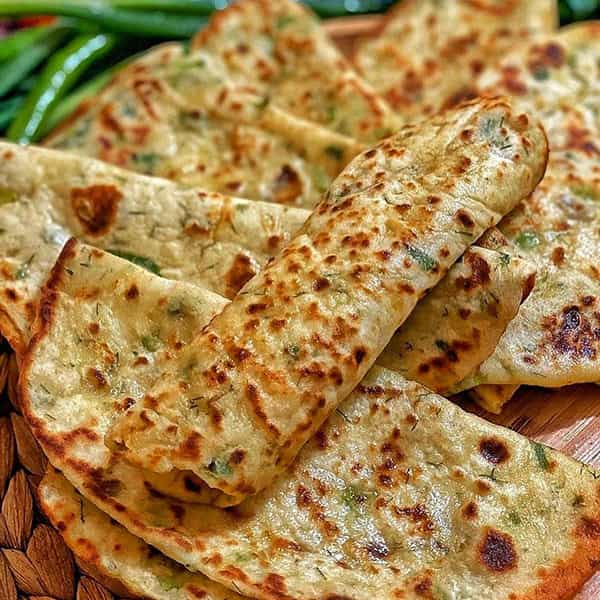 طرز تهیه نان سیب زمینی و پیازچه