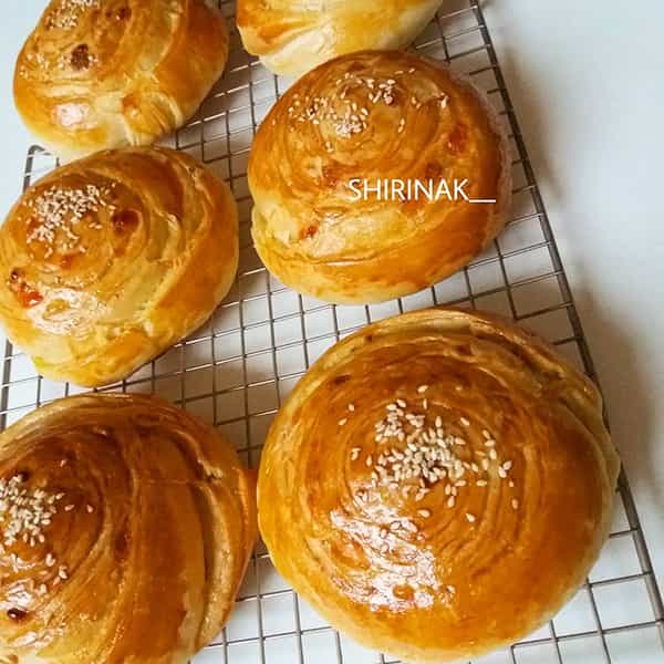 طرز تهیه نان لایه ای پنیری