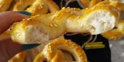 طرز تهیه نان پرتزل خوشمزه و مخصوص به روش سنتی آلمانی