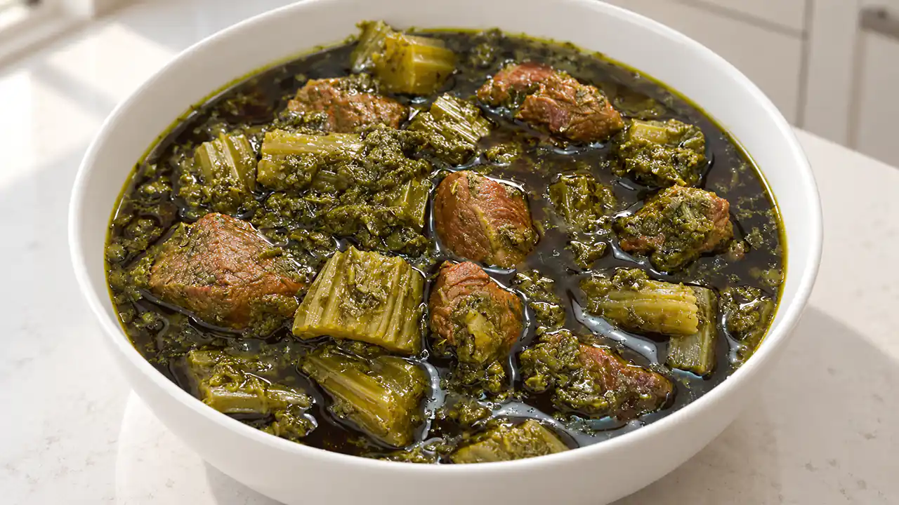 طرز تهیه خورش کرفس رستورانی با گوشت و سبزی تازه