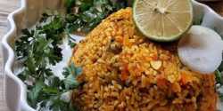 طرز تهیه دمی گشنیز خوشمزه با سیب زمینی و سبزیجات