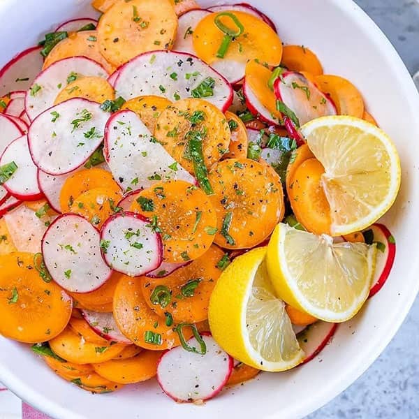 طرز تهیه سالاد تربچه و هویج