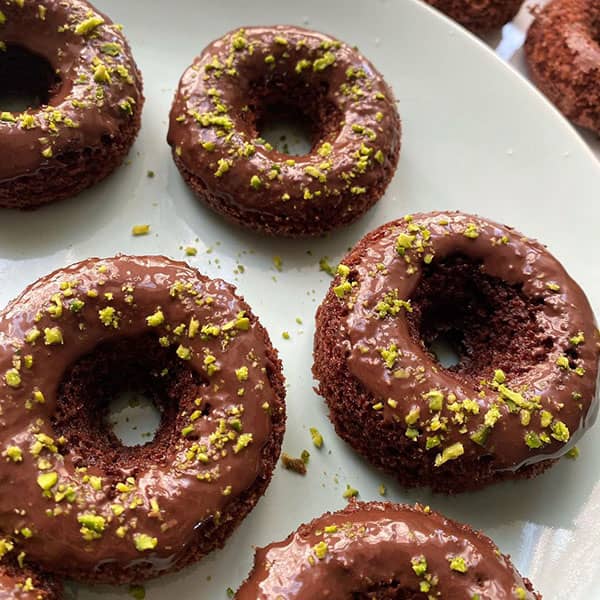 طرز تهیه دونات شکلاتی