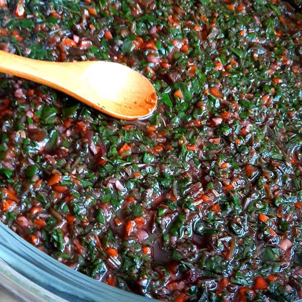 طرز تهیه ترشی برگ چغندر