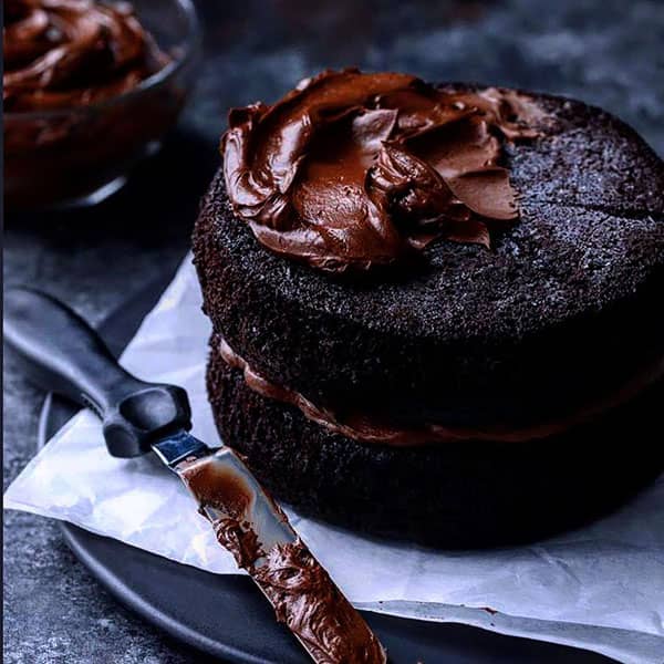 طرز تهیه کیک شکلاتی سیاه