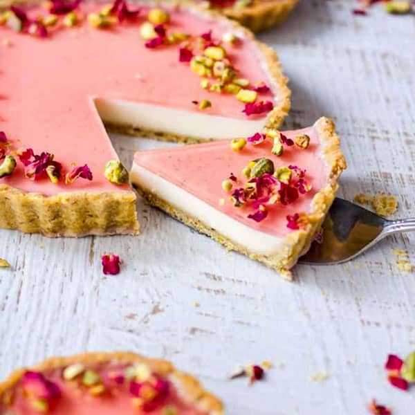 طرز تهیه تارت پاناکوتای رز و پسته