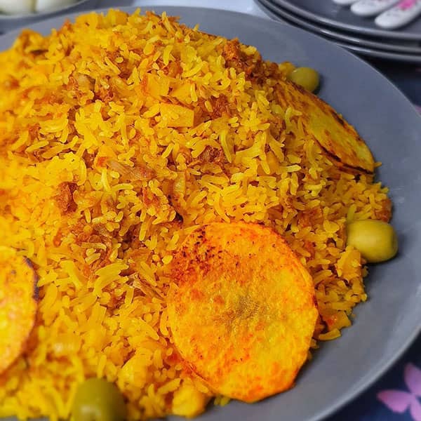 طرز تهیه استانبولی پلو با تن ماهی