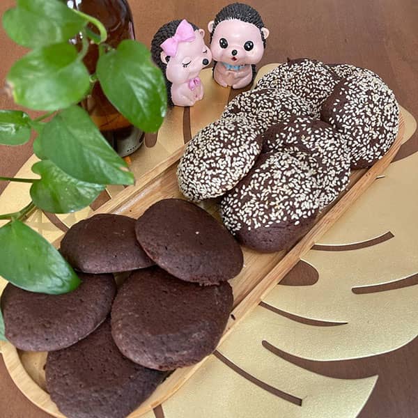 طرز تهیه کلوچه کاکائویی بدون فر