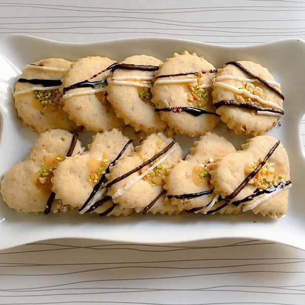 طرز تهیه شیرینی مدرن گردویی
