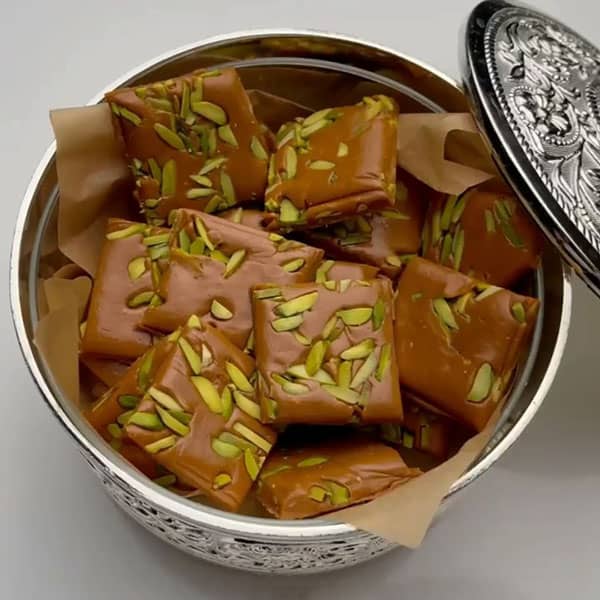 طرز تهیه سوهان مغزدار فوری