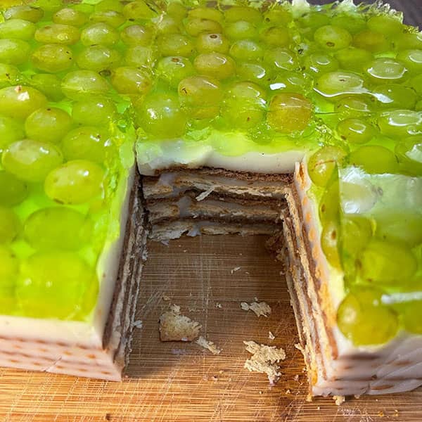طرز تهیه کیک انگور یخچالی
