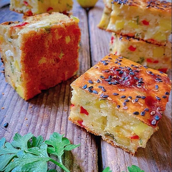 طرز تهیه کیک سبزیجات پنیری