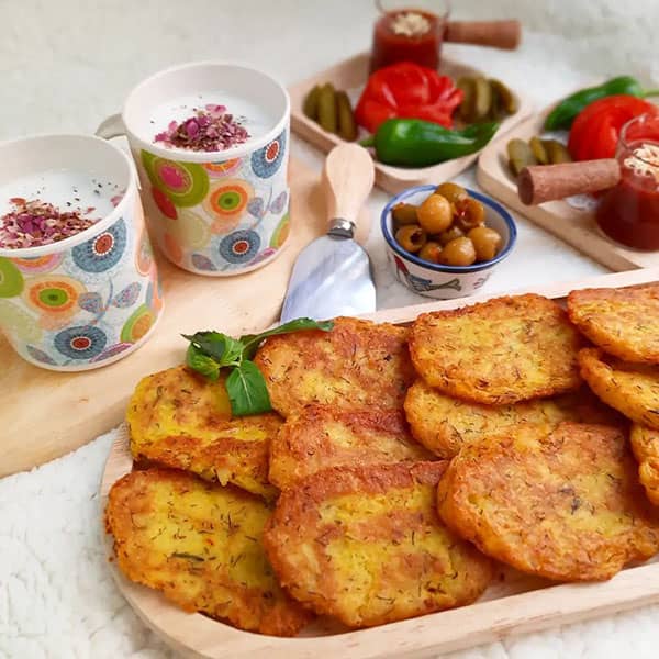 طرز تهیه کوکو سیب زمینی یک تخم مرغی