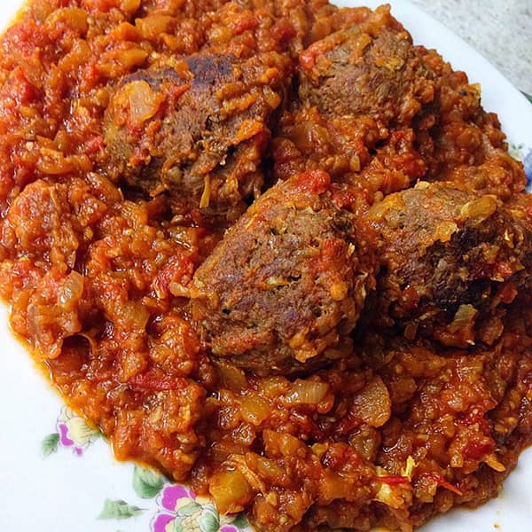 طرز تهیه کوفته با سس بادمجان