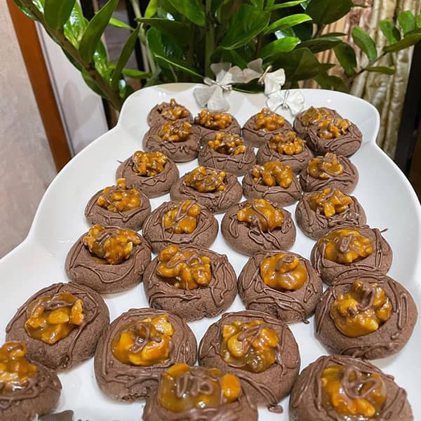 طرز تهیه شیرینی کارامل گردو