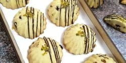 طرز تهیه قرابیه کشمش و گردو خوشمزه به روش بازاری