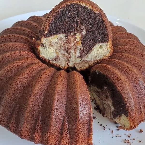 طرز تهیه کیک شکلاتی دو رنگ