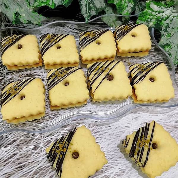 طرز تهیه بیسکویت دارچینی کرم دار