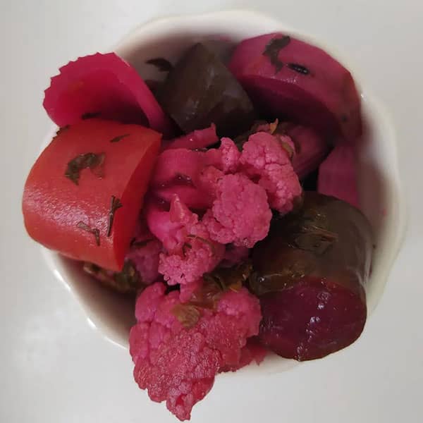 طرز تهیه ترشی مخلوط با لبو