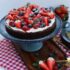 طرز تهیه کیک براونی توت فرنگی خوشمزه به روش کافی شاپی