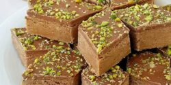 آموزش کامل طرز تهیه حلوای شکلاتی خوشمزه و شیک به روش مجلسی