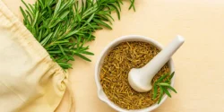 طبع آویشن گرم است یا سرد؟ مصلح آن در طب سنتی چیه؟!