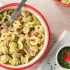 طرز تهیه سالاد پاستا خامه ای با کرفس به سبک رستورانی
