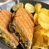 طرز تهیه ساندویچ مرغ و بادمجان با سس چیلی؛ گزینه‌ای عالی برای پیک‌نیک و دورهمی