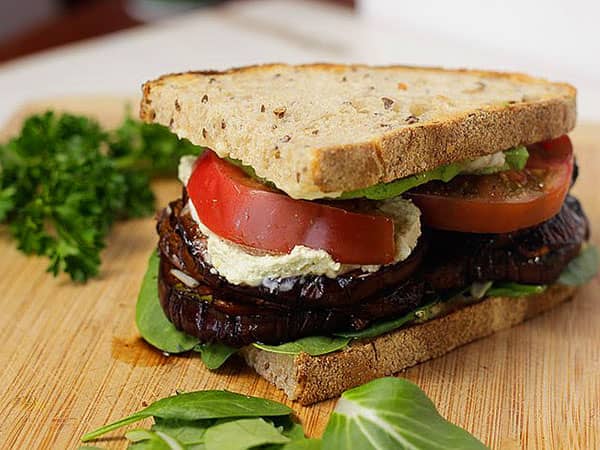 طرز تهیه ساندویچ بادمجان و قارچ