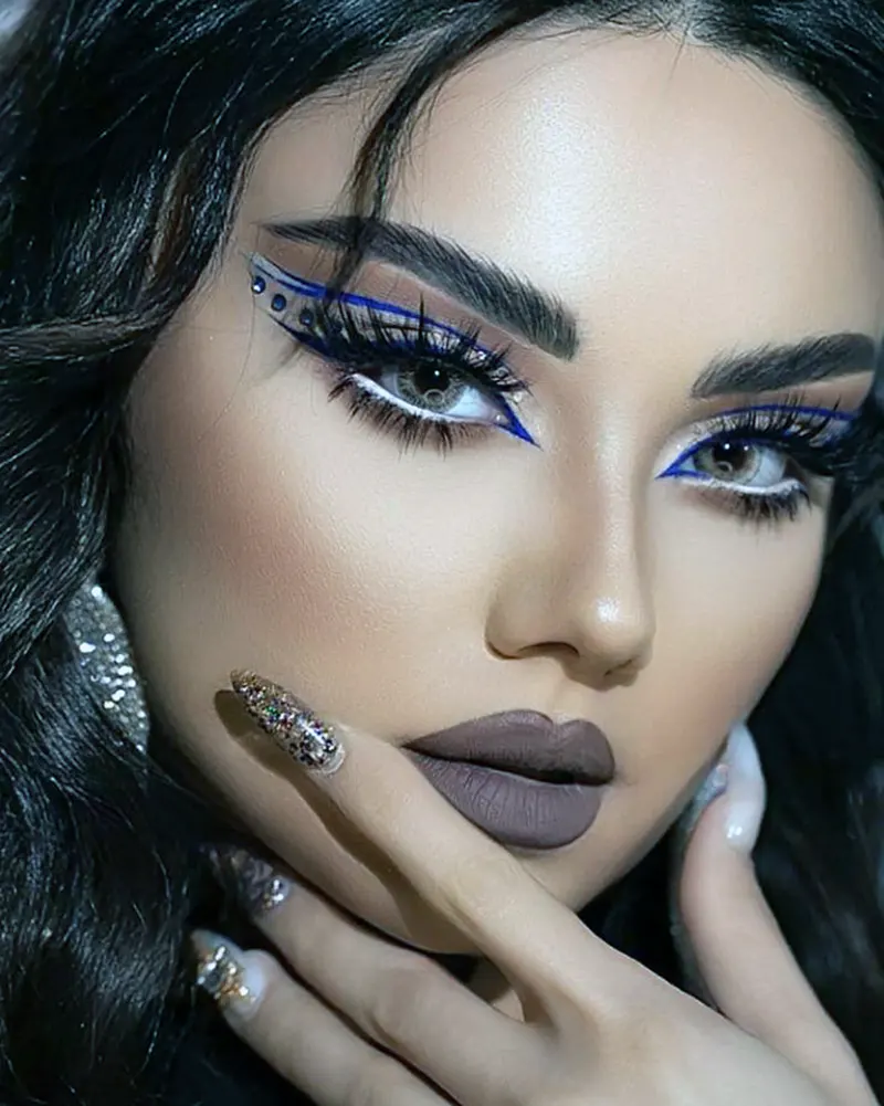 آرایش چشم گربه ای